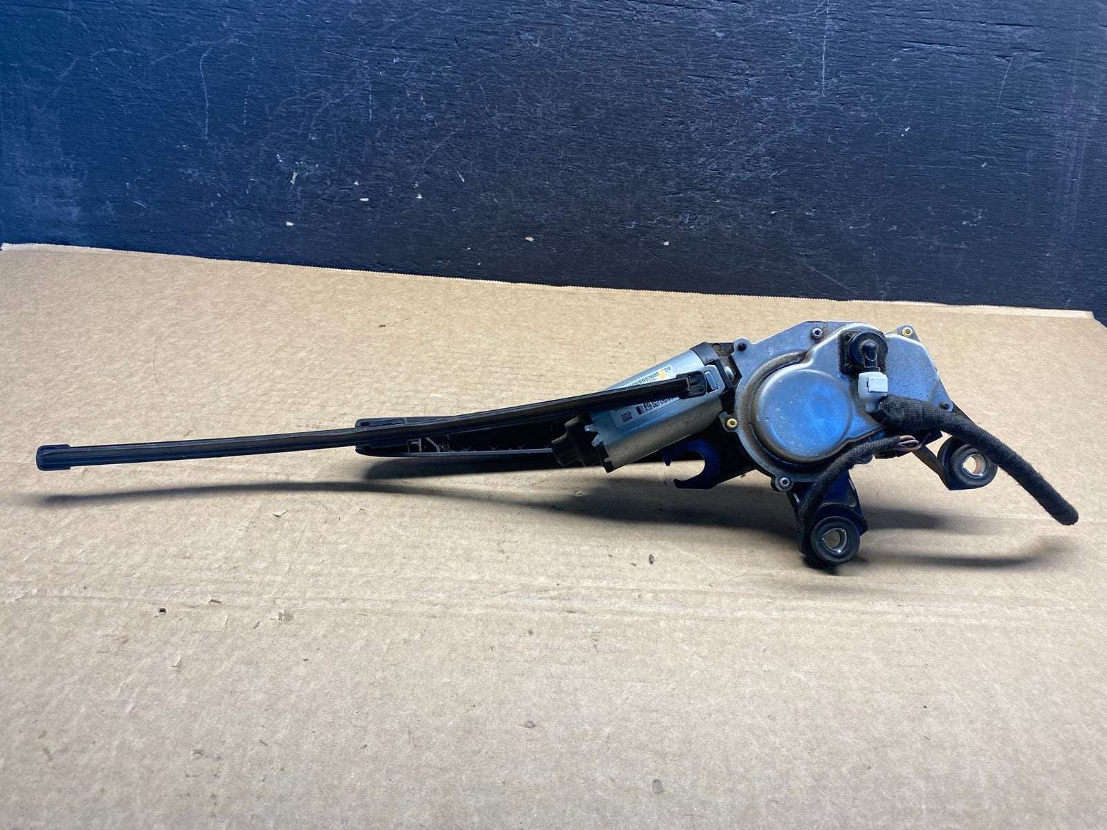 2007 to 2015 Audi Q7 Rear Windshield Washer Wiper Motor af7647 DG5