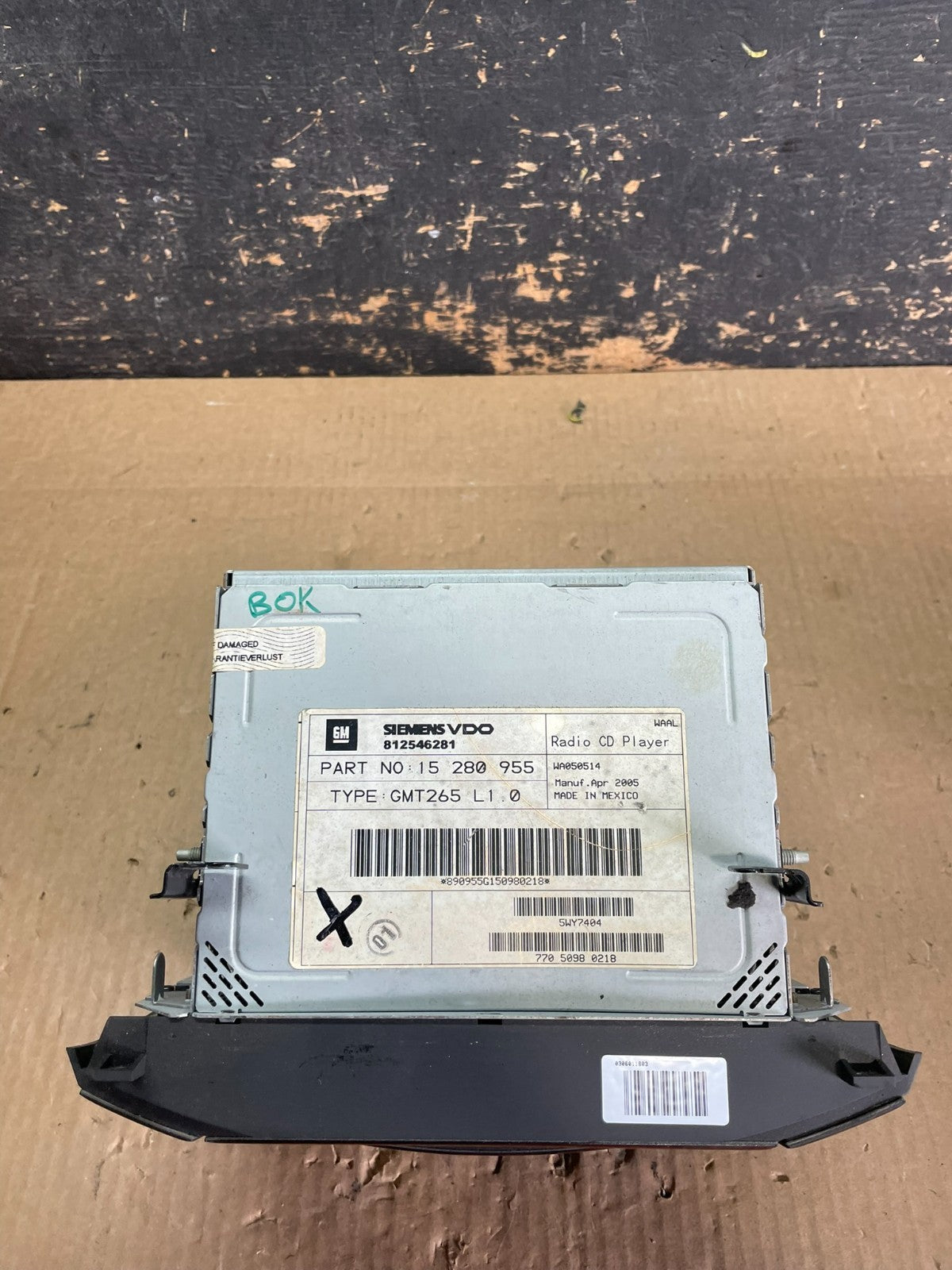 2005 to 2007 Cadillac Escalade Radio CD AM/FM DVD 6 Disc OEM AB3130 DG4