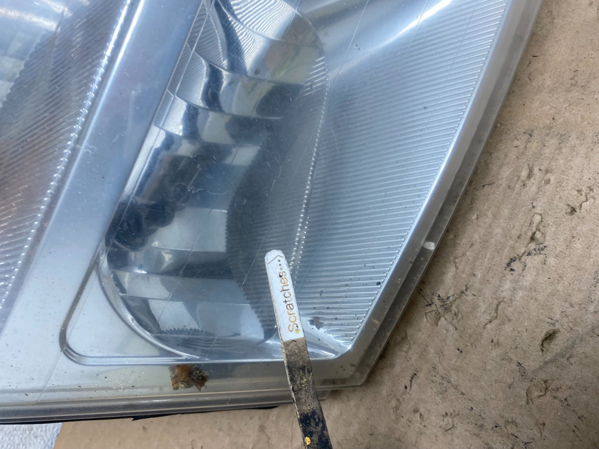 2010 to 2013 Ford Transit Connect Right Passenger Side Headlight AI0999 DW3