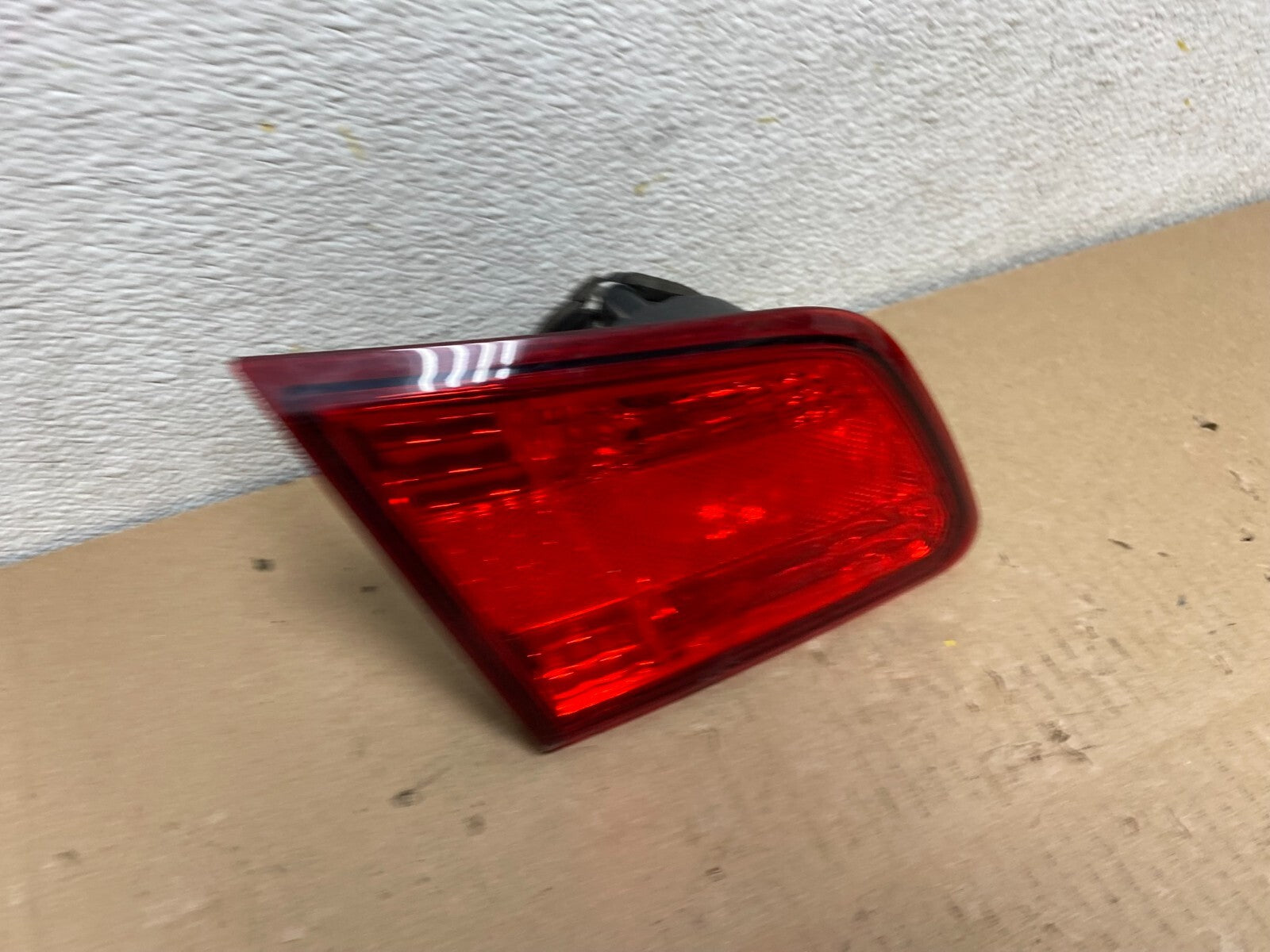 2010-2014 Subaru Legacy Left Driver LH Side Tail Light Inner OEM I9030 DW2