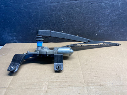 2013 - 2017 Hyundai Santa Fe Rear Glass Windshield Wiper Motor AE8240 DG1
