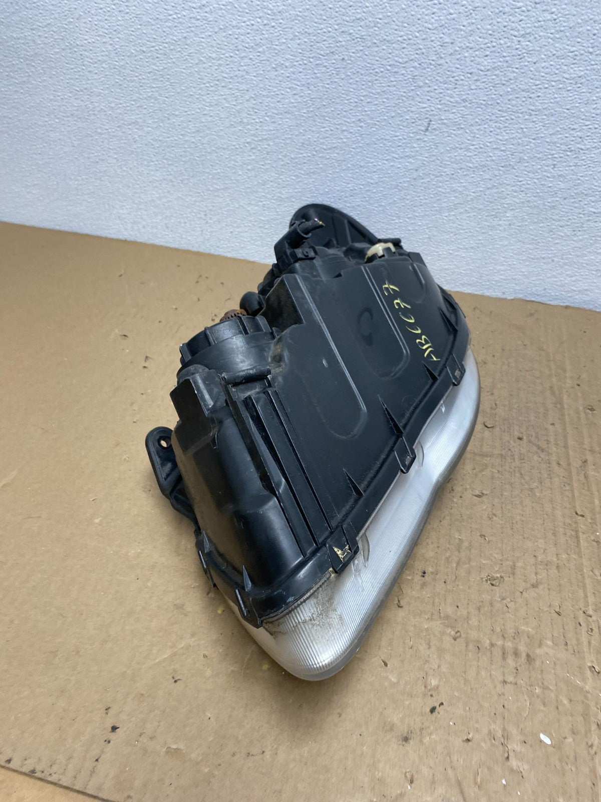 2007 2008 2009 2010 Hyundai Elantra Right Passenger Side Headlight AB6677 DW7