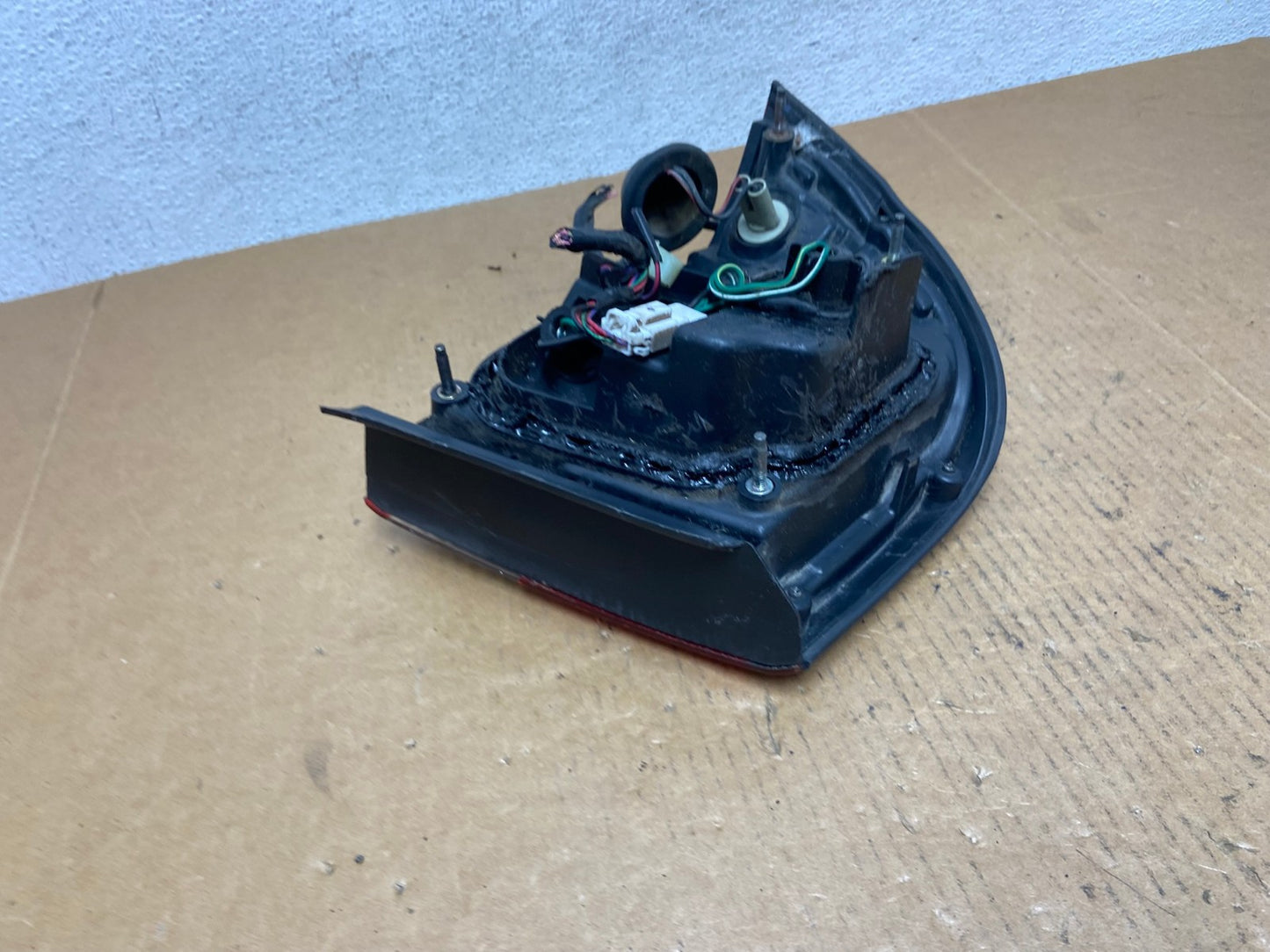 1997 1998 1999 Nissan Maxima Right Passenger RH Side Tail light AE0573 LK4