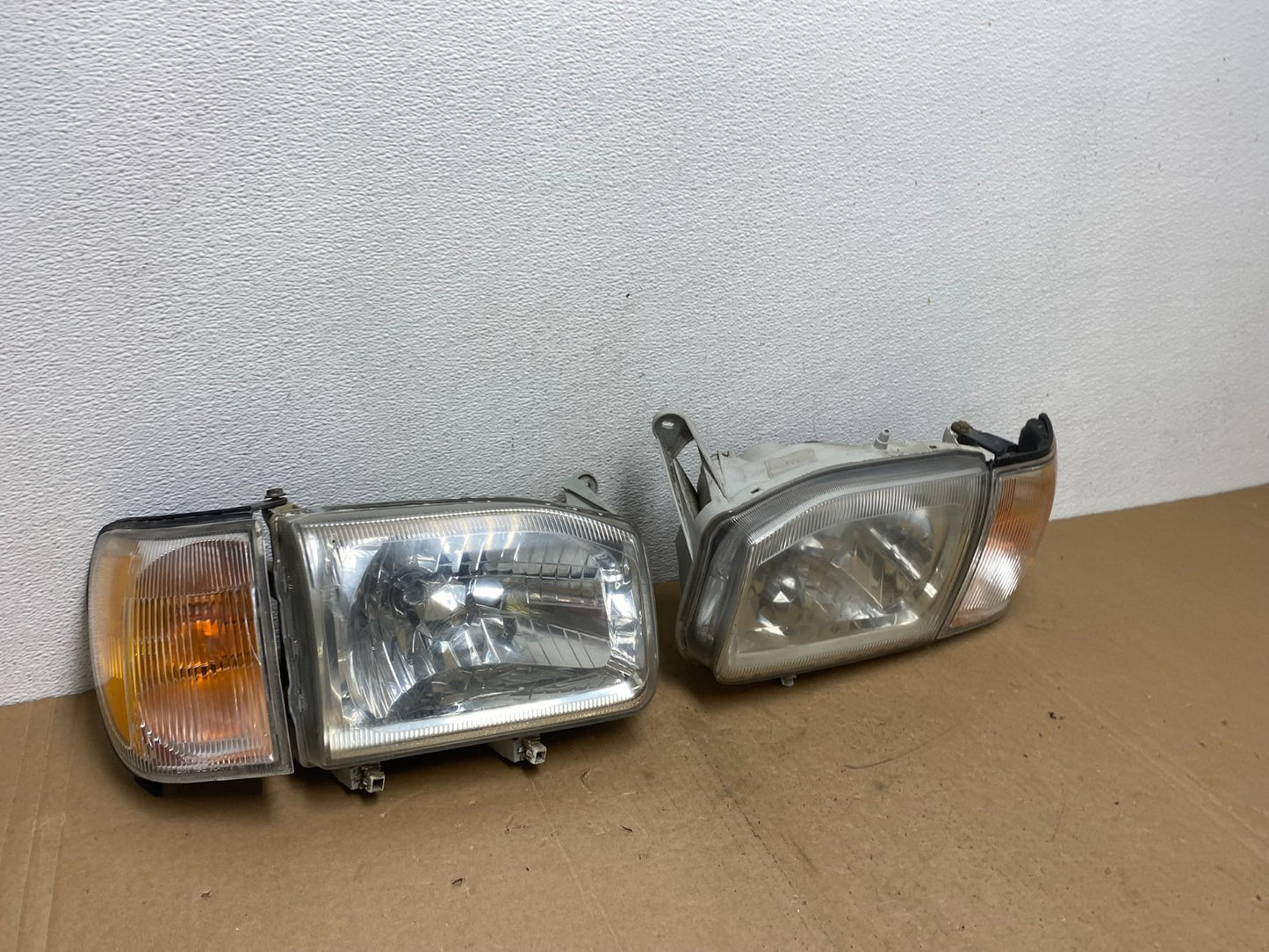 1999-2004 Nissan Pathfinder Left+Right Side Set Halogen Headlights AC5655 DW2