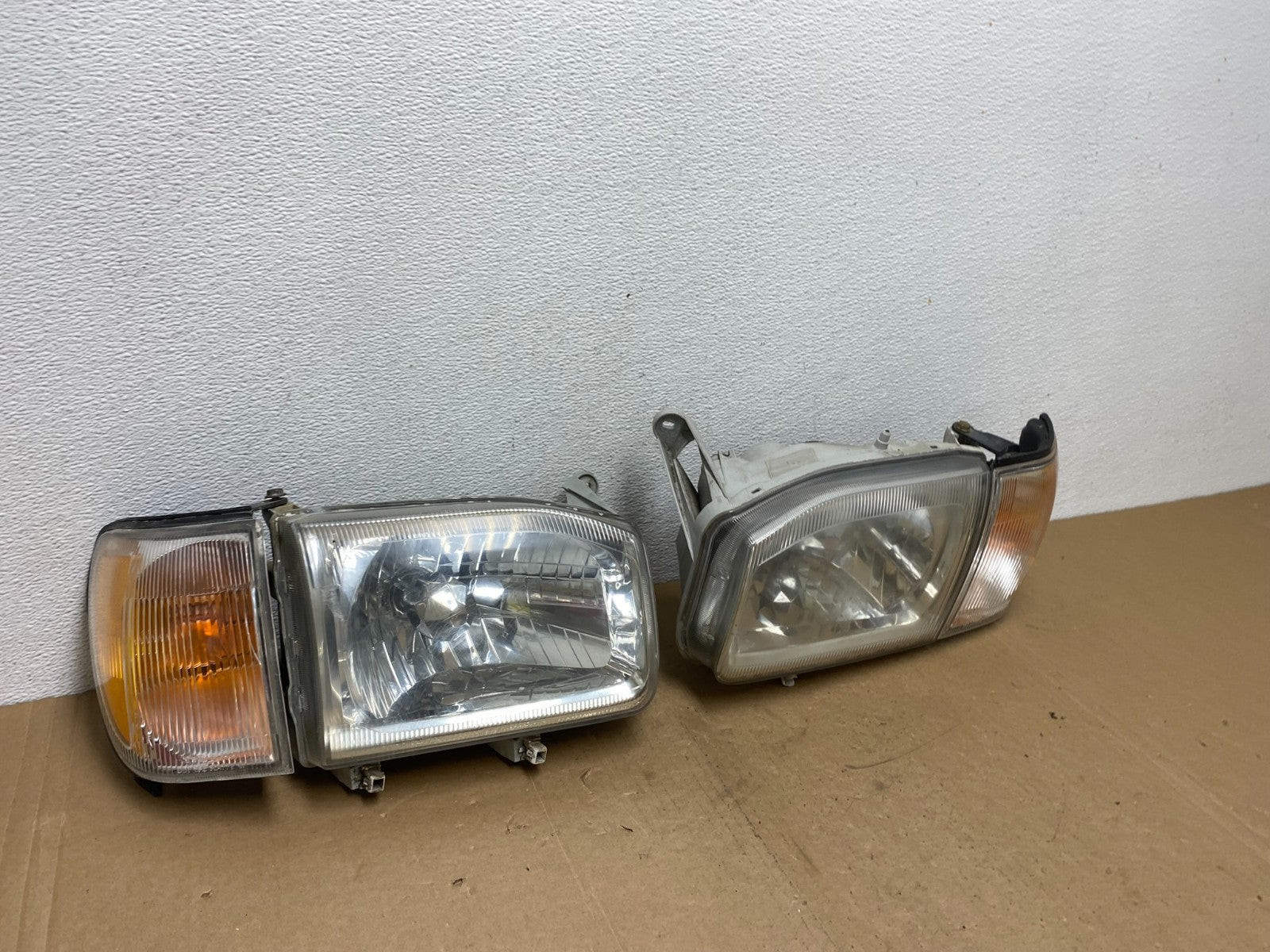 1999-2004 Nissan Pathfinder Left+Right Side Set Halogen Headlights AC5655 DW2