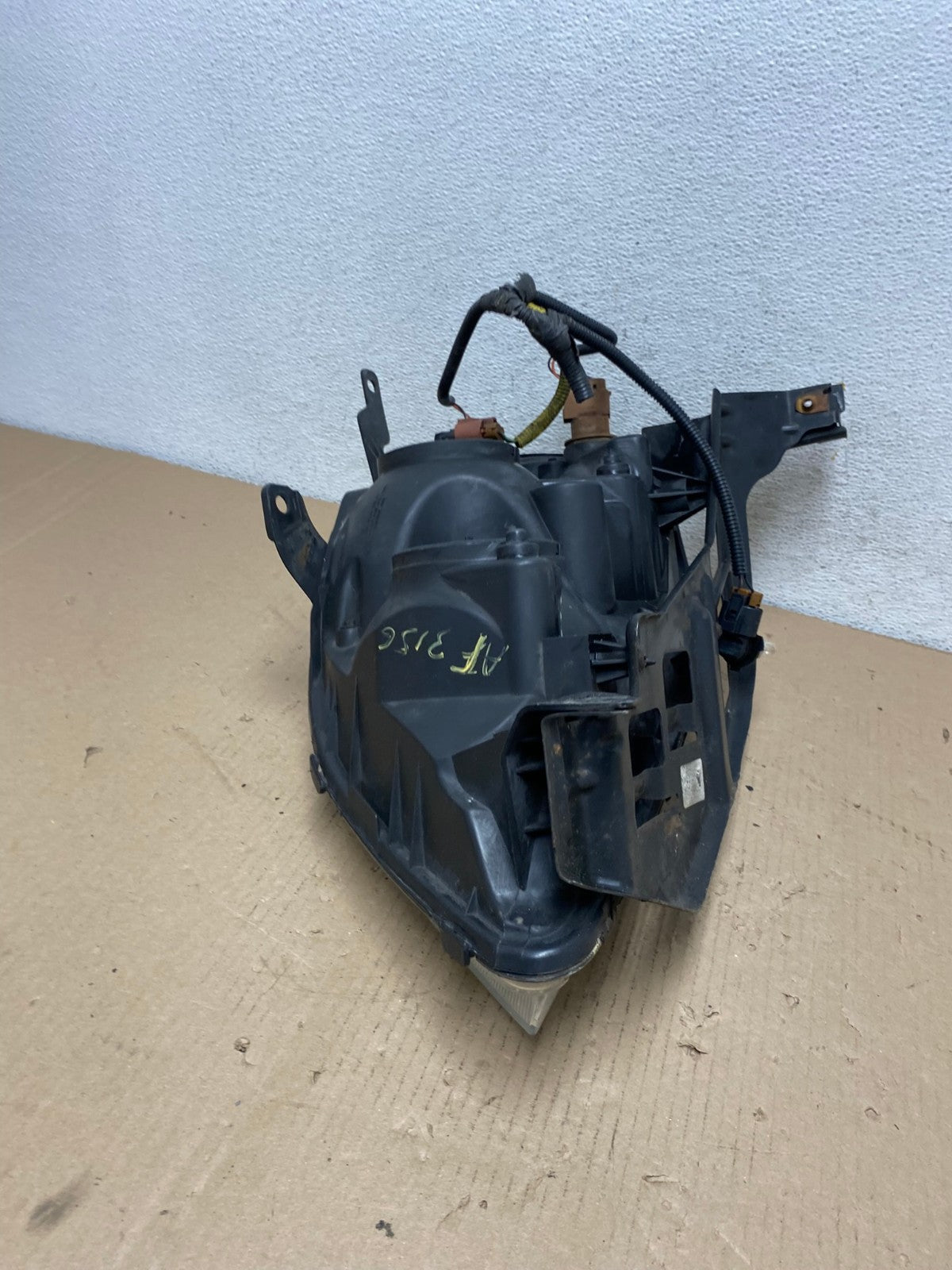 2005 to 2007 Ford Five Hundred Halogen Right Passenger Side Headlight AF3156 LK9