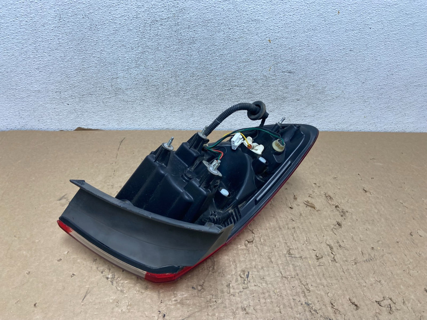 2010 to 2012 Hyundai Santa Fe Right Passenger RH Tail Light AF8432 DW5