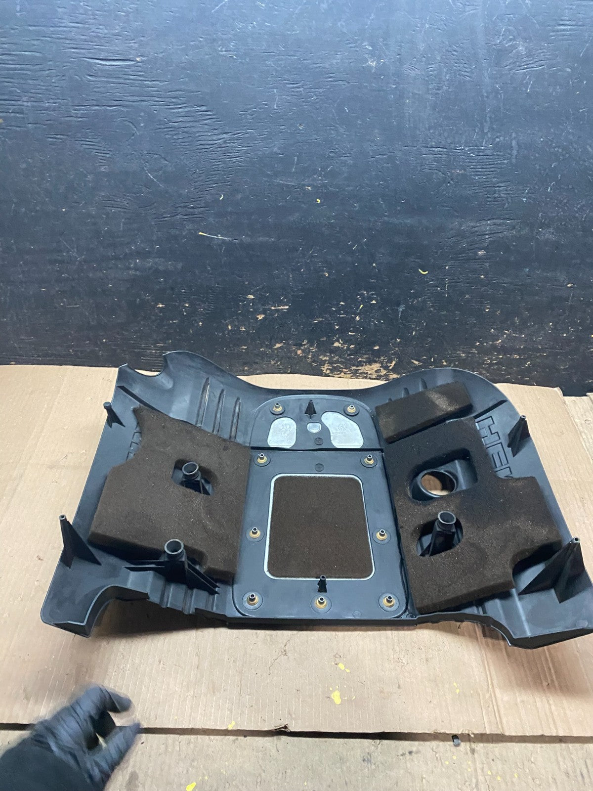 2005 to 2010 Jeep Grand Cherokee 5.7L Hemi Engine Cover Plastic Shield w4855 DG4
