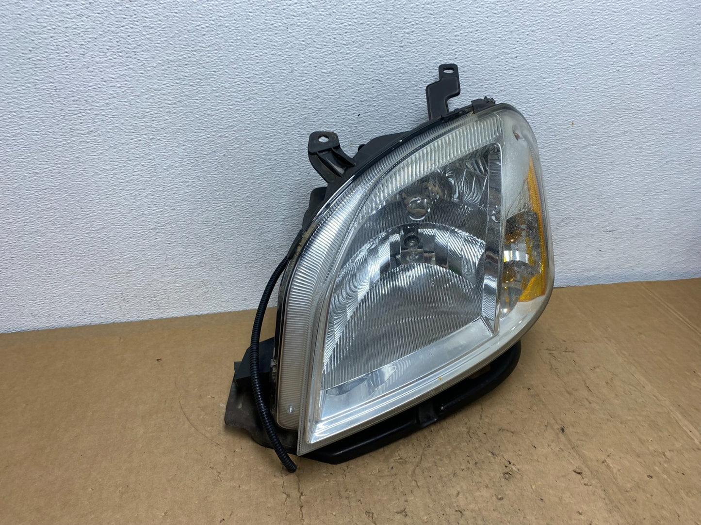 2005 2006 2007 Mercury Montego Left Driver LH Side Headlight Xenon HID AD0590 DW2