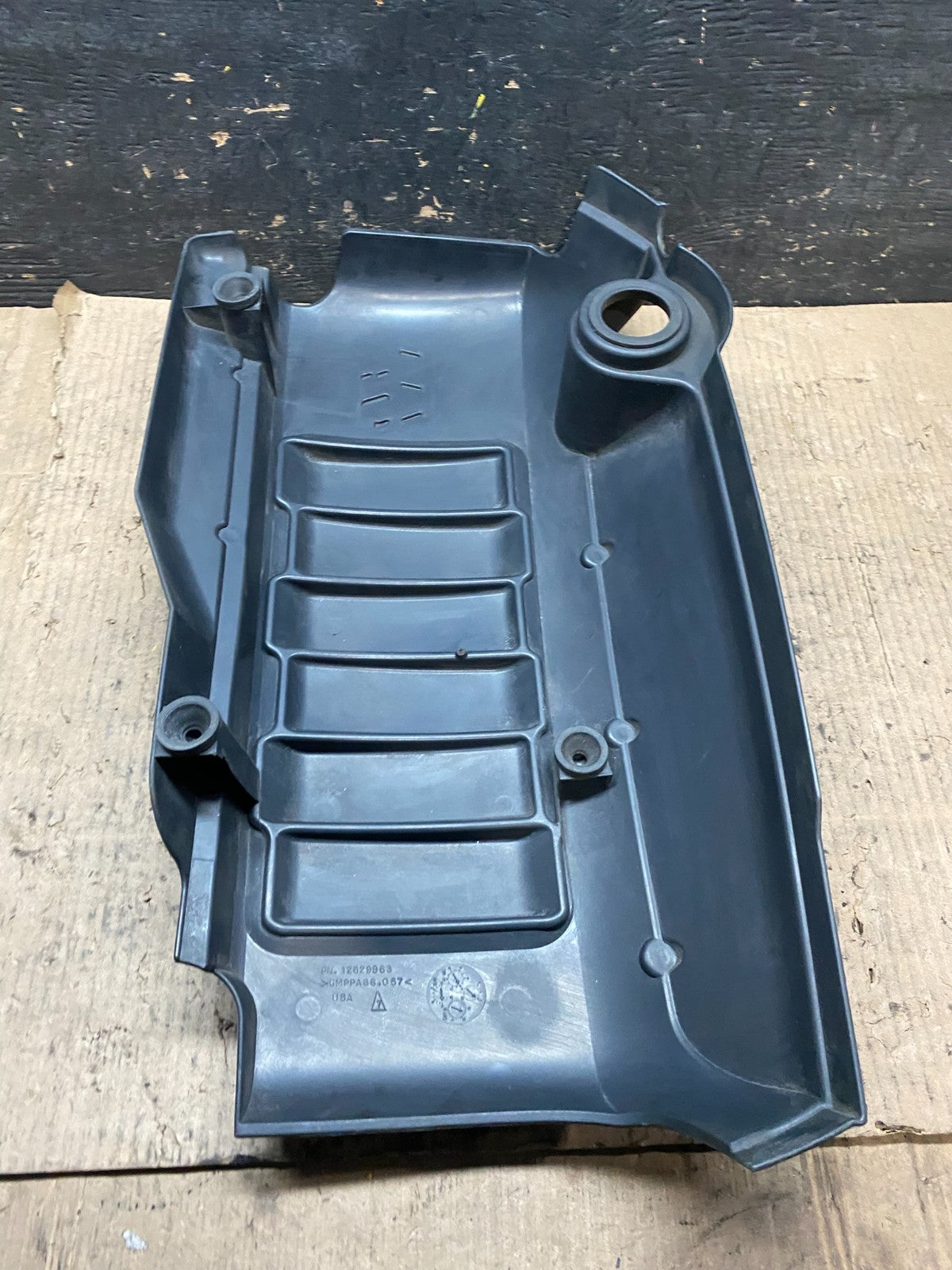 2007 to 2012 GMC Acadia 3.6L VVT Engine Cover Shield u6171 DG6