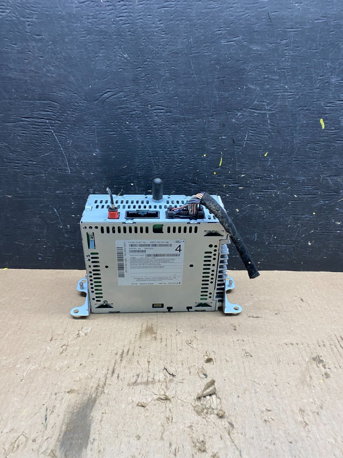 2013 to 2014 Ford Explorer Audio Equipment Radio Receiver AM FM CD q9421 DG5
