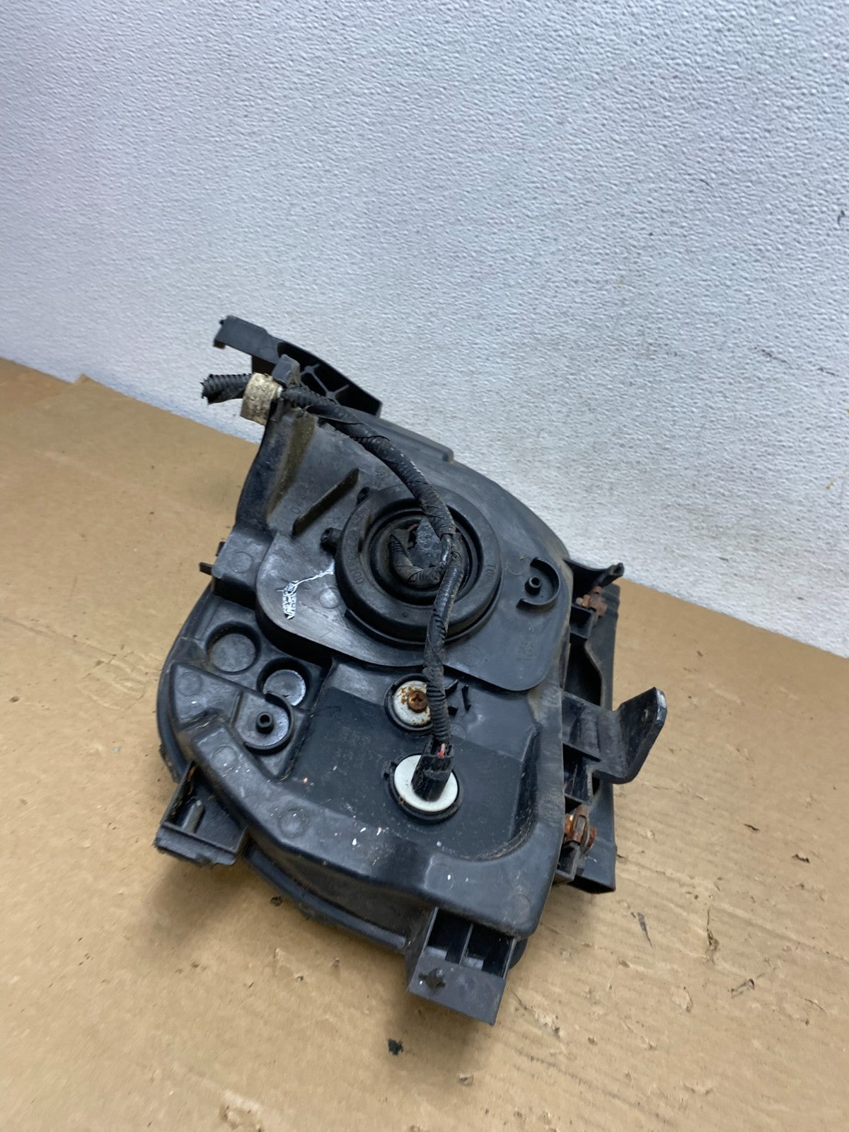 2003 to 2006 Honda Element Right Passenger Rh Side Headlight TYC AD3989 DW5