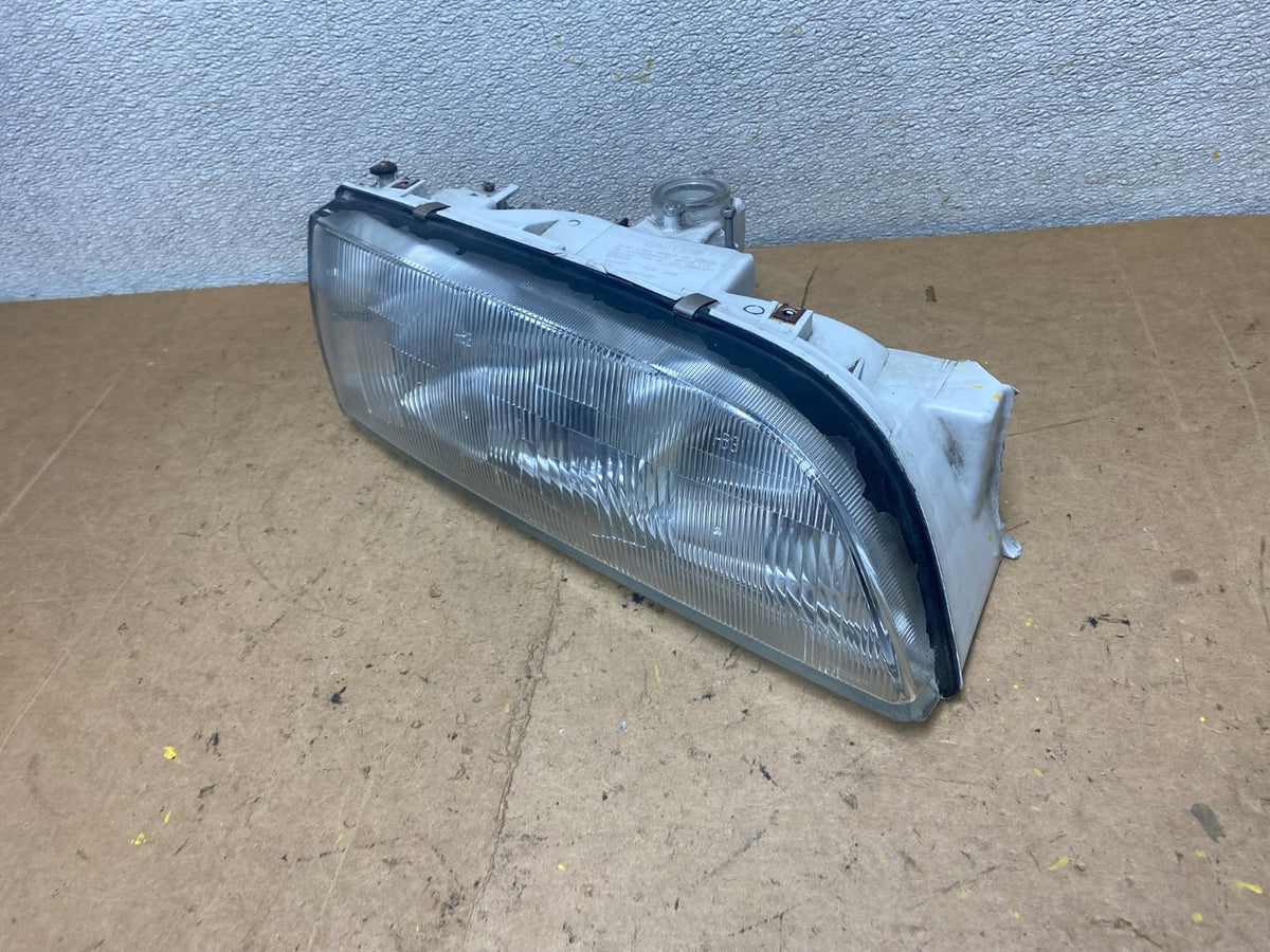1994-1996 Infiniti Q45 Right Passenger Side Front Halogen Headlight X7269 DG1