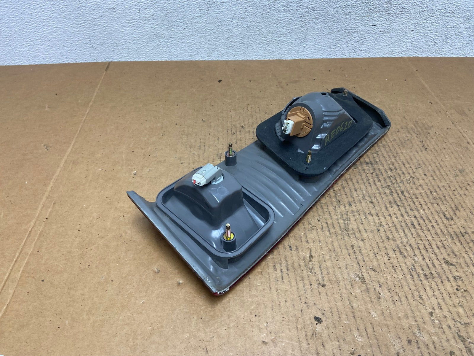 2000-2001 Toyota Camry Tail Light Left Driver LH Side Inner AE0620 LK4