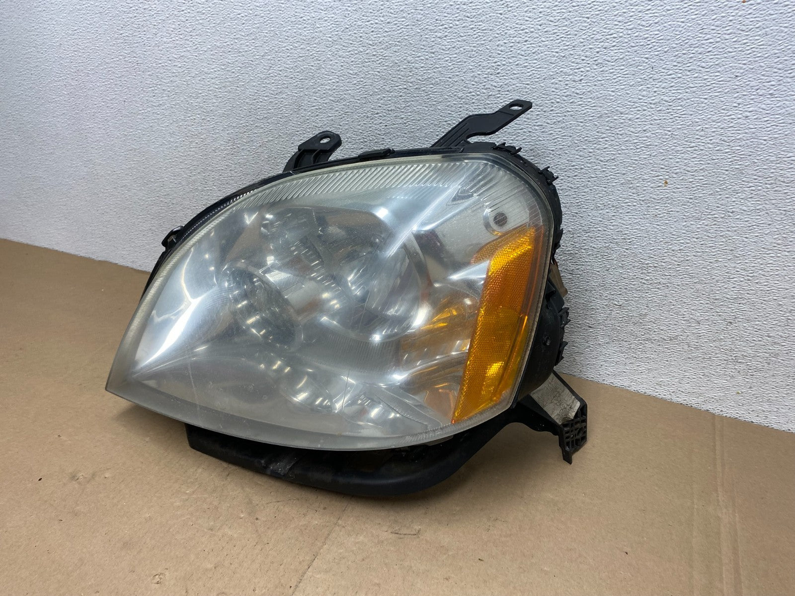 2005 2006 2007 Ford Five Hundred Halogen Headlight Left Driver Lh AG4558 DW1