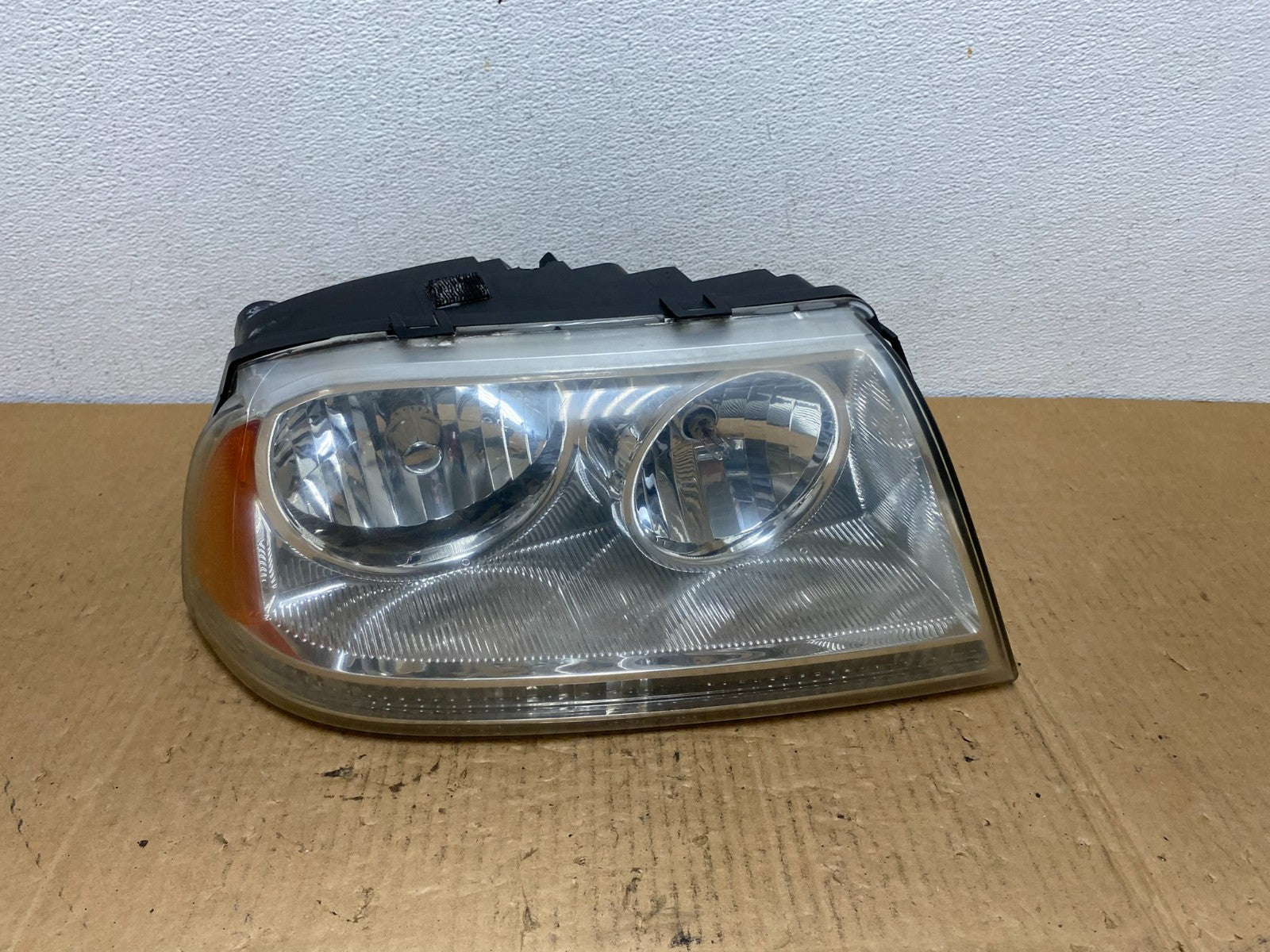 2003 2004 2005 Lincoln Aviator Right Passenger Halogen Headlight AC7802 DW0