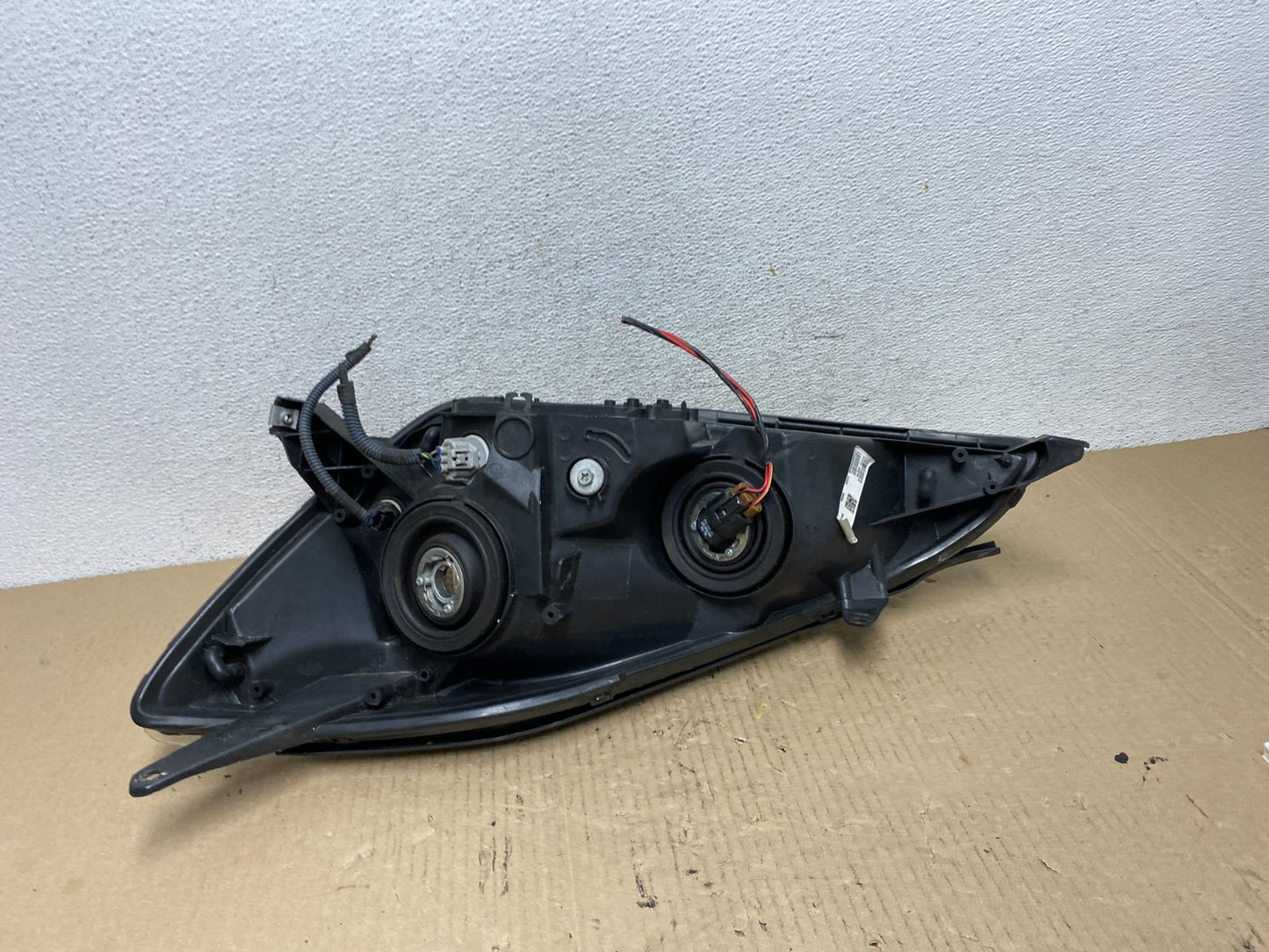 2004-2005 Toyota Sienna Right Passenger Halogen Headlight AF5874 DW4