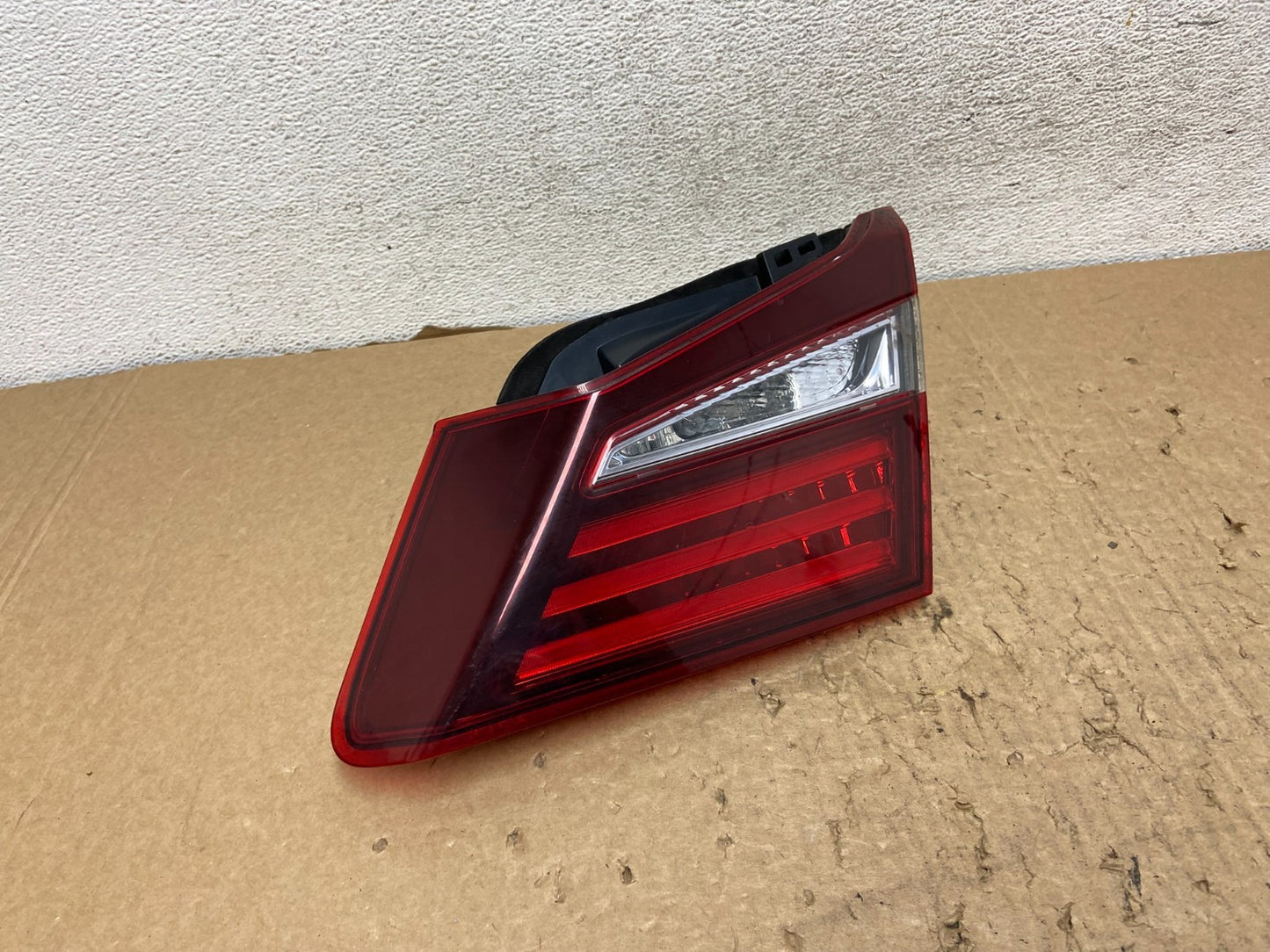 2016 to 2017 Honda Accord Right Passenger Side Tail Light Inner AF83080