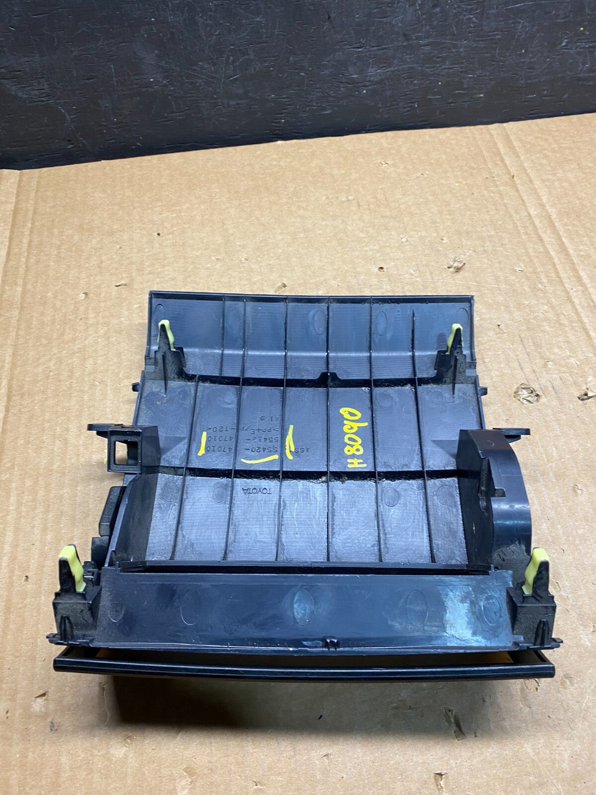 2004 to 2009 Toyota Prius Center Console Storage Trim Bezel H8090 DG15