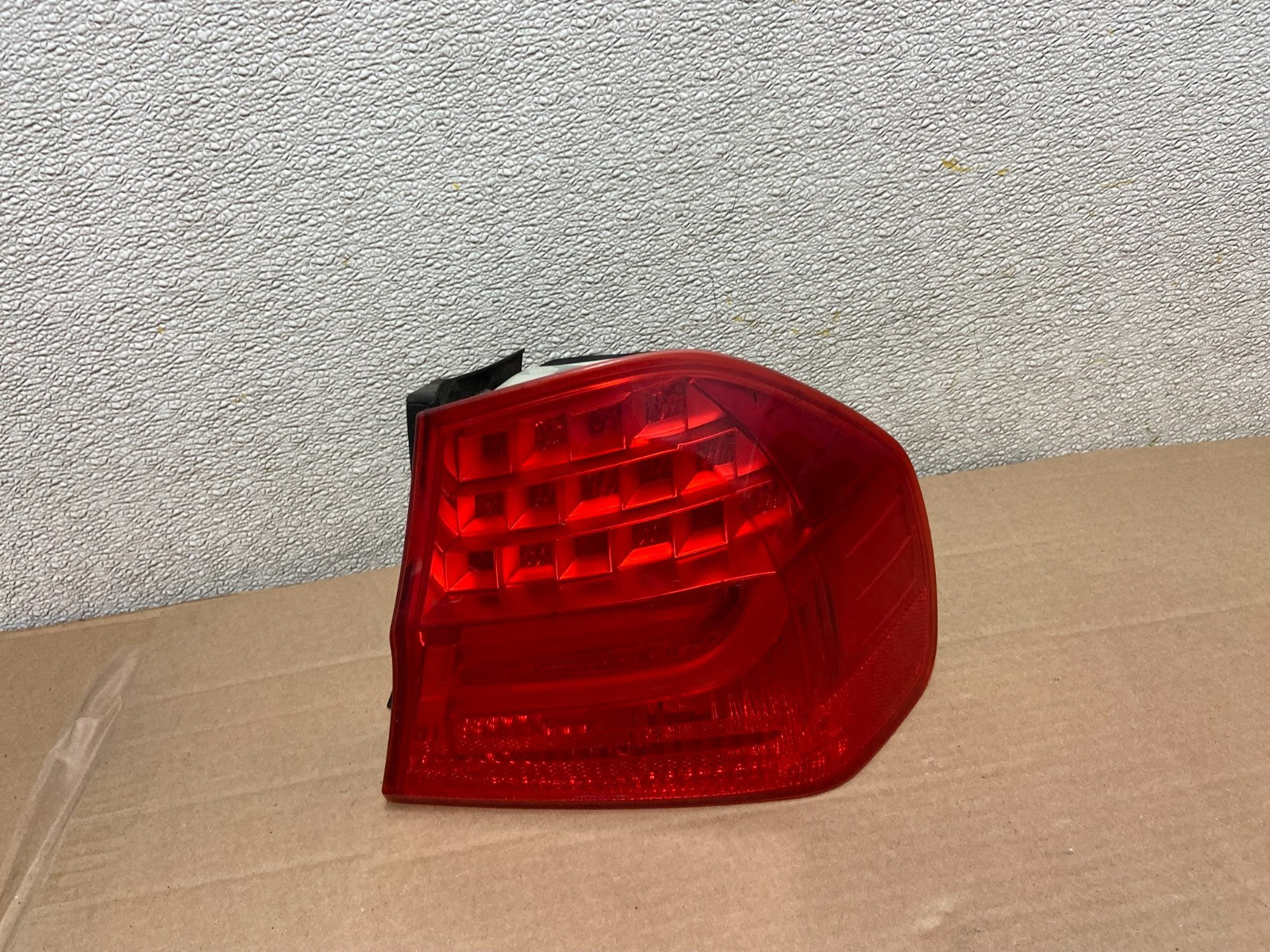 2009 2010 BMW 328i 3 Series Right Passenger RH Side Tail Light Oem AA8629 LK0