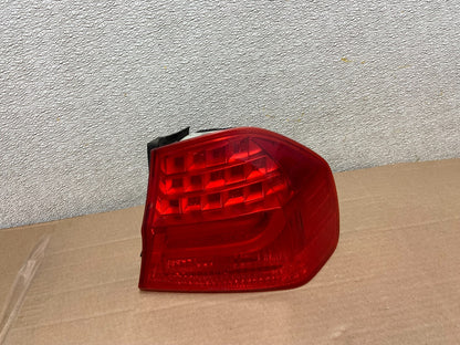 2009 2010 BMW 328i 3 Series Right Passenger RH Side Tail Light Oem AA8629 LK0