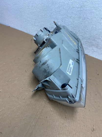 2004 2005 Hyundai XG350 XG Right Passenger RH Headlight Halogen AD7946 DW8