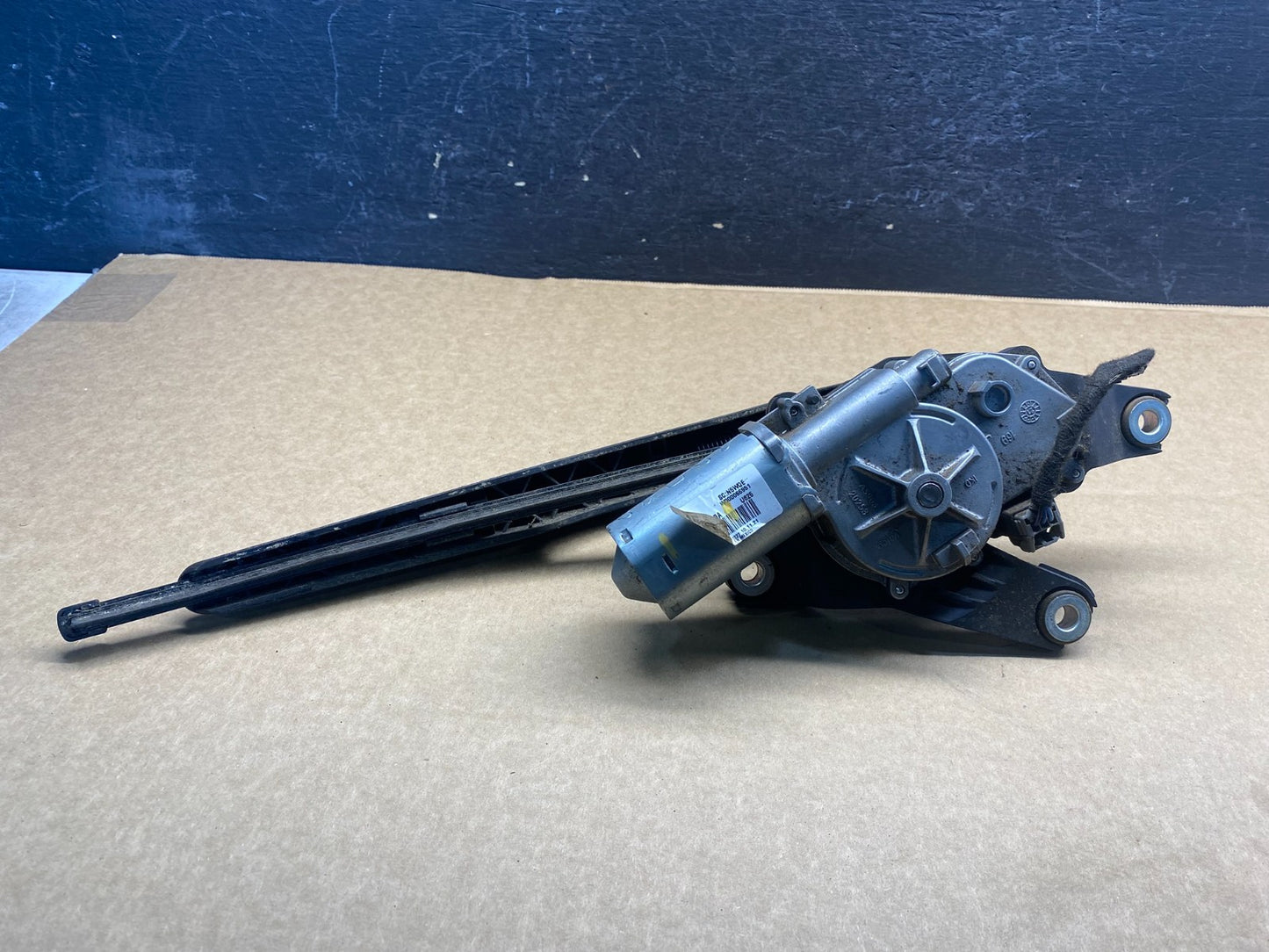2020 to 2023 Ford Explorer Rear Windshield Wiper Motor AF4212 DW5
