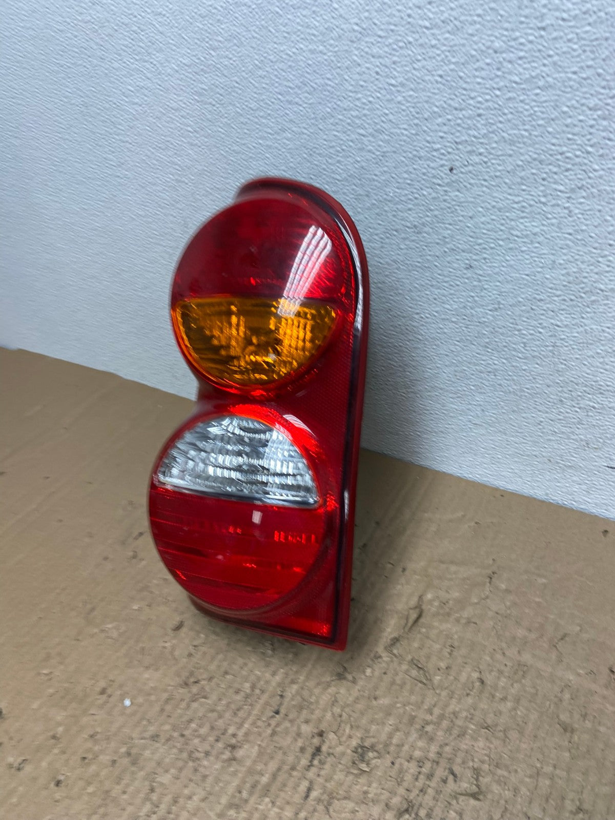 2002 2003 2004 Jeep Liberty Left Driver LH Side Tail Light TYC AC5500 LK1
