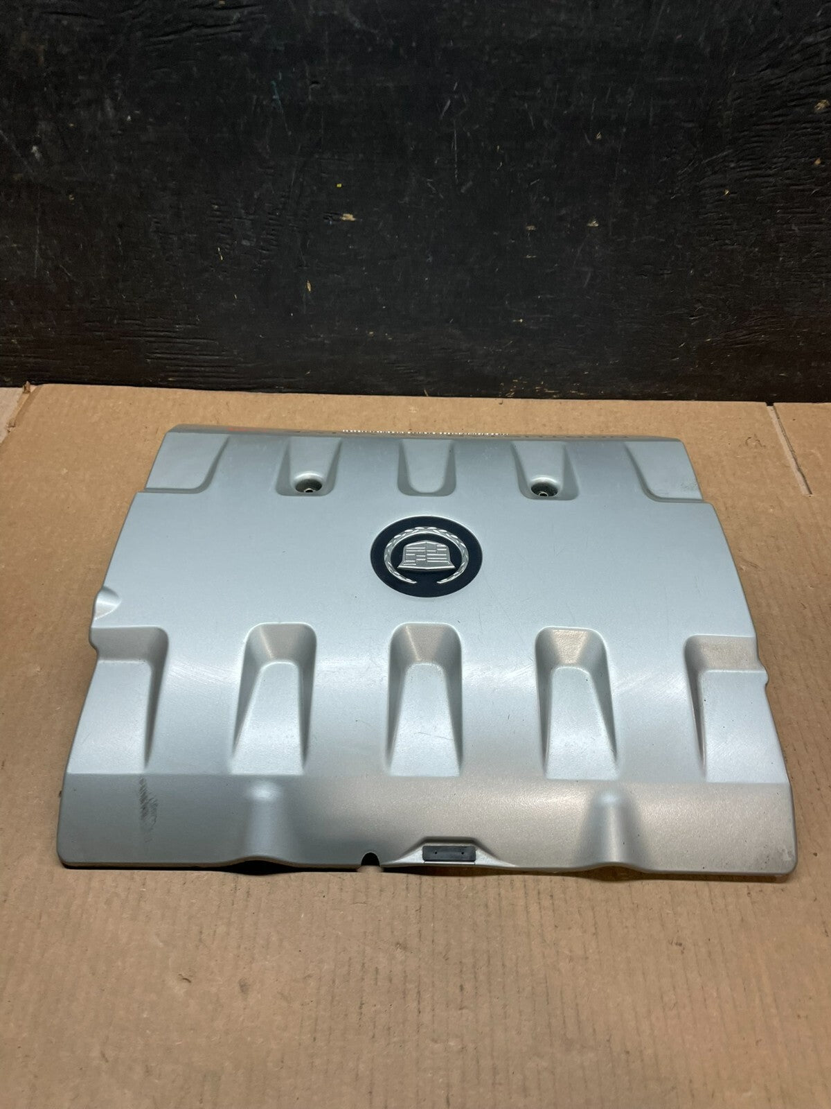 2001 to 2004 Cadillac Deville Seville Northstar Engine Motor Cover J7378 DG1