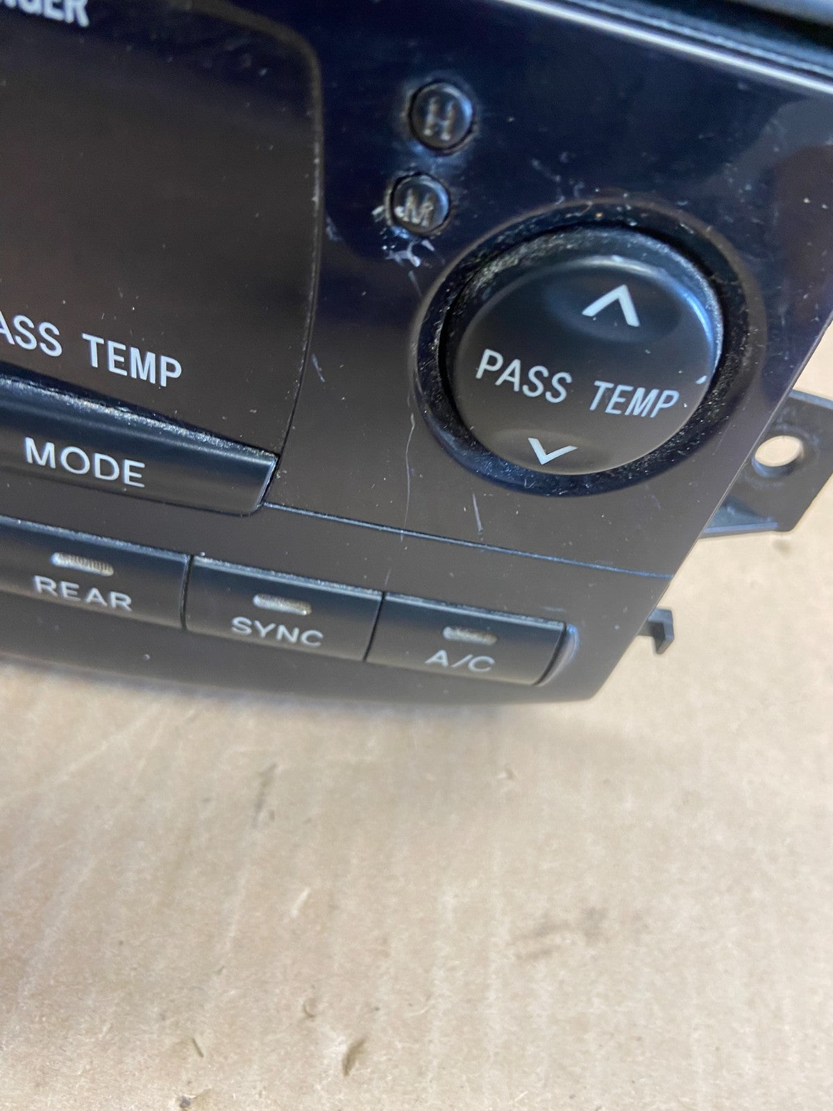 2004-2005 Toyota Sienna AC Climate Heater Temperature Control Air Vent AB9408 DG1