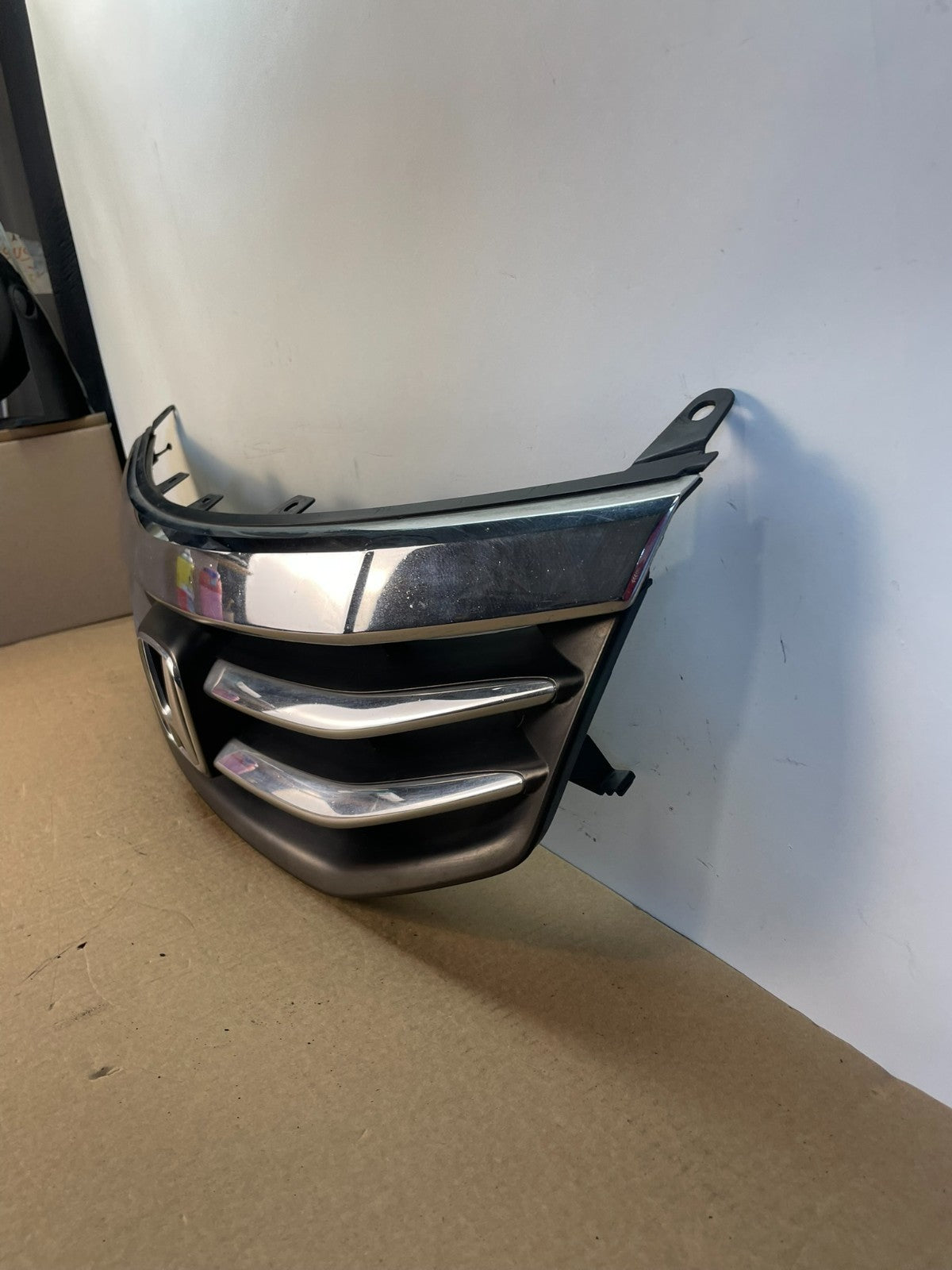 2011 to 2012 Honda Accord Sedan Front Upper Grill Grille AG9830 DG1