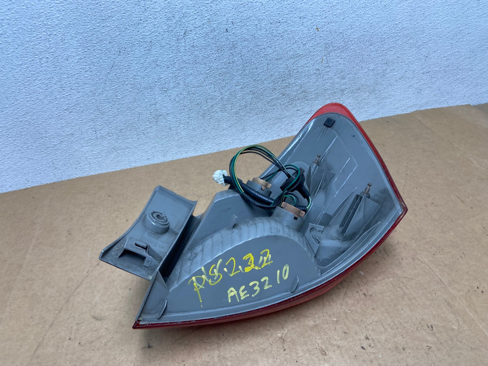 2008 to 2015 Nissan Rogue Left Driver Lh Side Tail Light AE3210 LK5