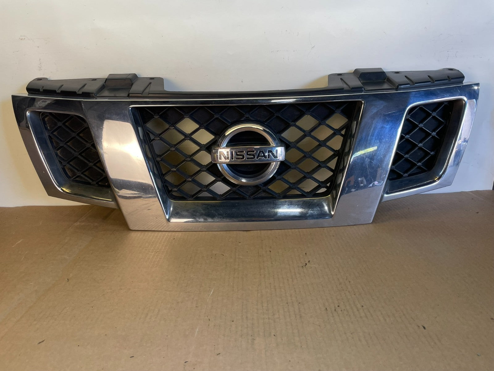 2009 to 2019 Nissan Frontier Front Upper Chrome Grill Grille AG3148 DG0