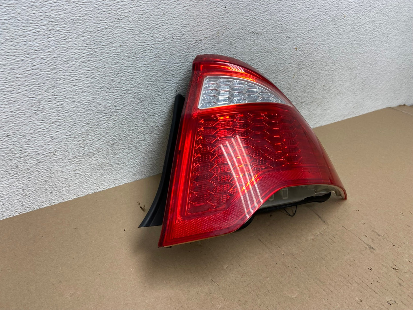 2010 2011 2012 Ford Fusion Right Passenger Side Tail Light AE7189 LK2