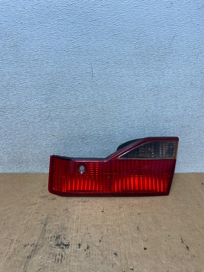 1998 to 2000 Honda Accord Right Passenger Side Inner Tail Light T2328 DW0