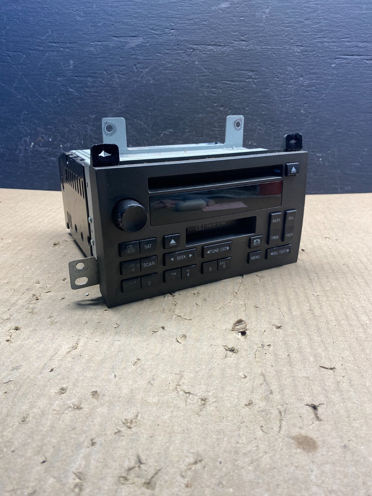 2003 - 2005 Lincoln Town Car RDS AM/FM Radio Tape CD Player ac8955 DG0