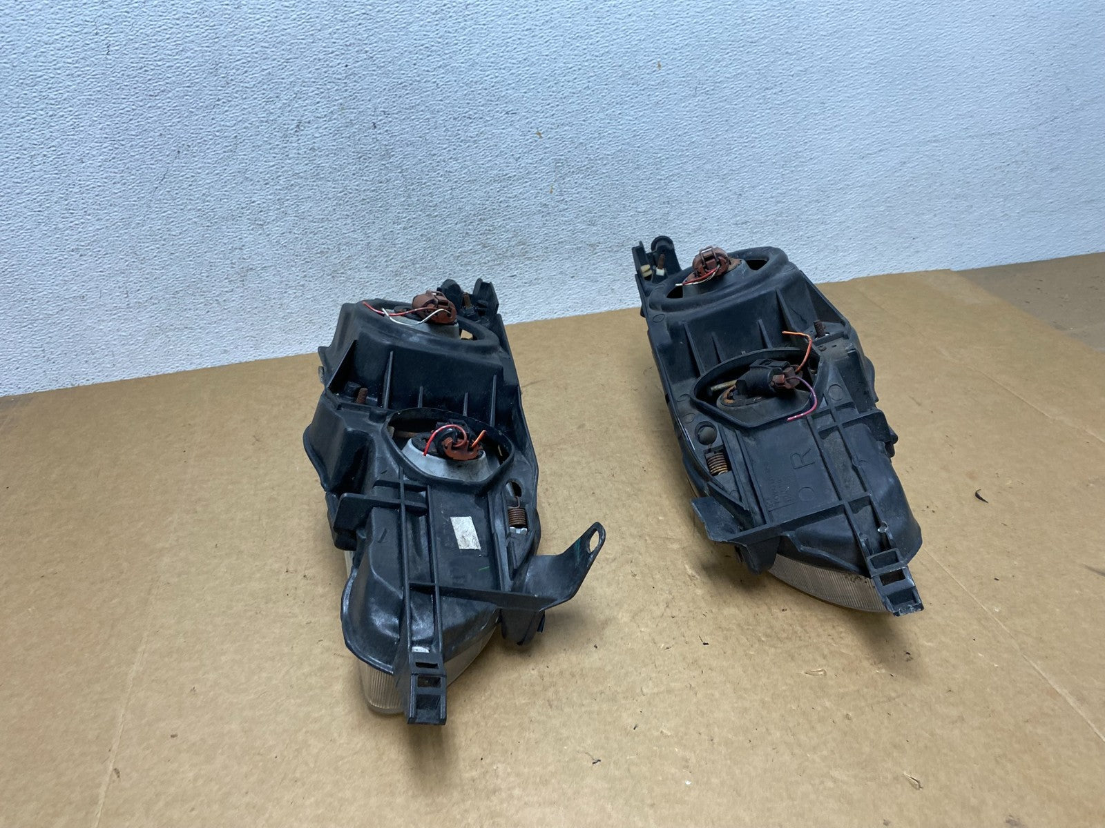 1993 to 1997 Toyota Corolla Left+Right Side Headlights AE3065 DW8