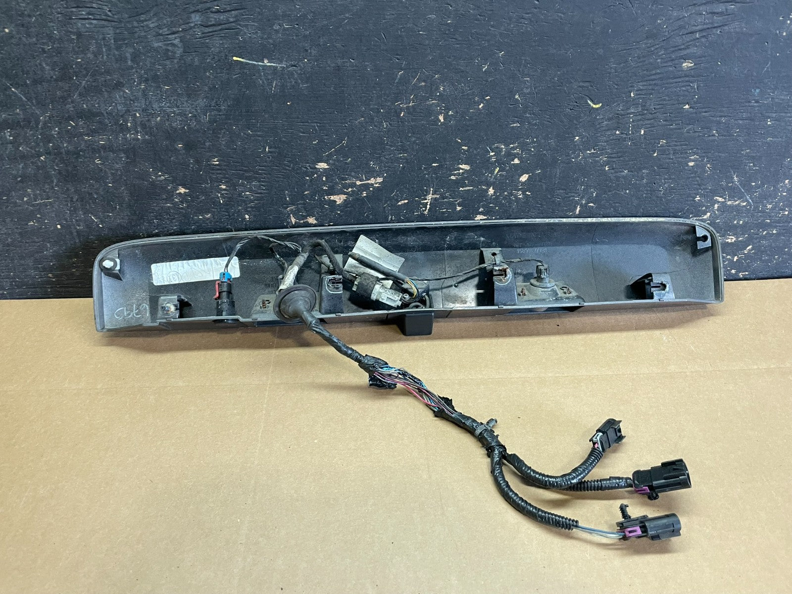 2007 to 2014 Suburban Tahoe Yukon License Plate Cover Trim W/ Camera z8185 DG6