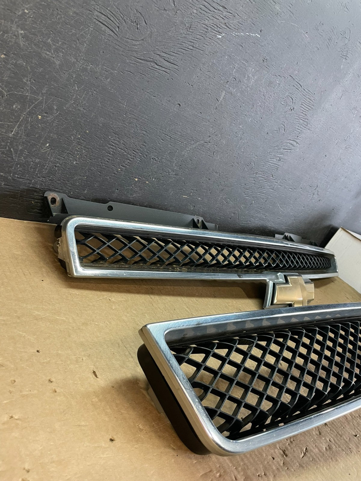 2007 to 2014 Chevrolet Tahoe Suburban Lower Upper Grill Grille Set AD5525 DG2