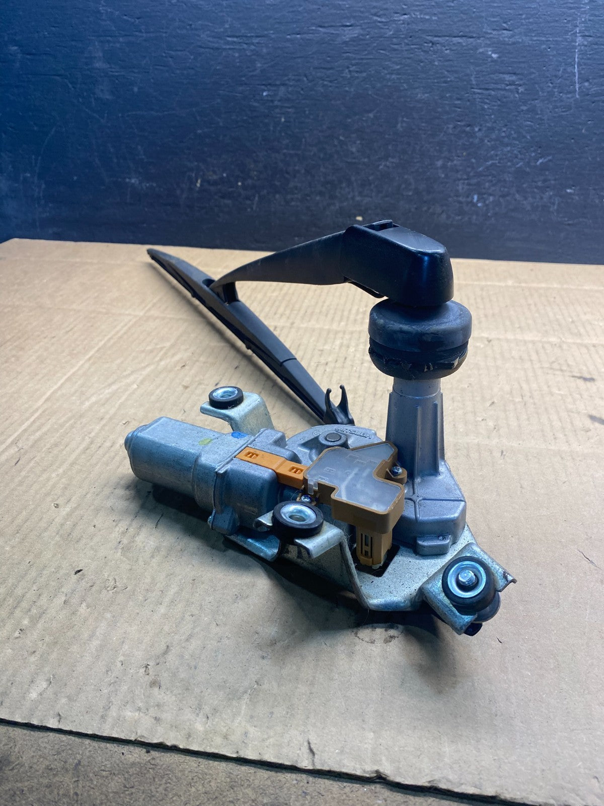 2011 to 2017 Honda Odyssey Rear Windshield Washer Wiper Motor AD50724