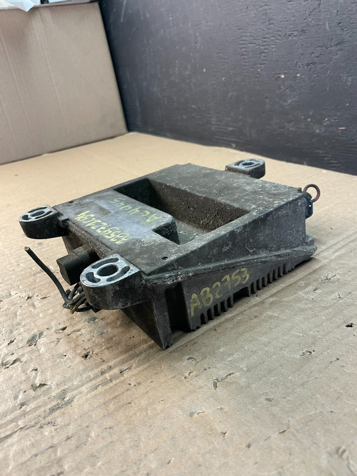 International Chassis Control Module 3559721C94 Pollak P/N 32231-301 AC4945 DG2