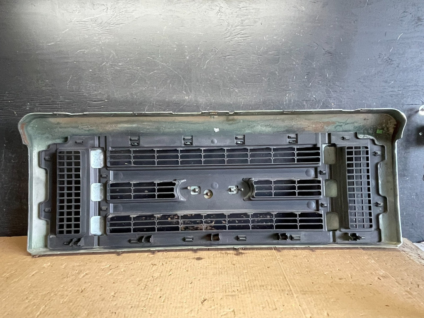 2008 to 2014 Ford Econoline E150 E250 Front Upper Chrome Grill Grille y9732 DG7