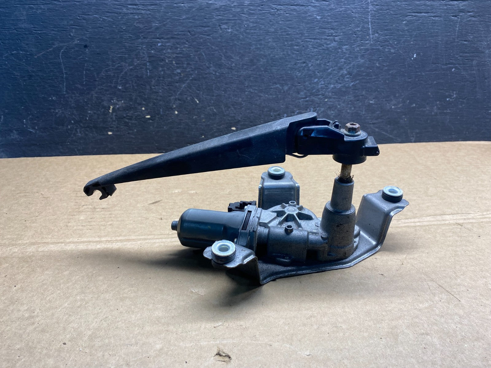 2014-2021 Dodge Durango Tailgate Back Door Rear Wiper Motor Wiper AF6887 DG3