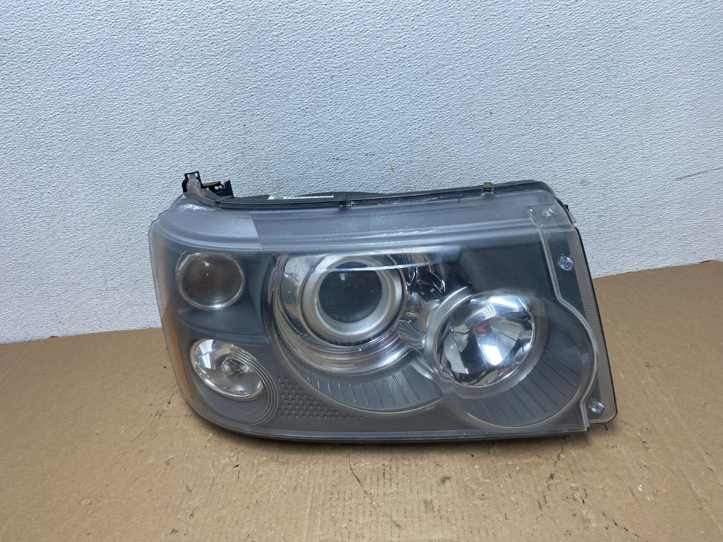 2006-2009 Land Rover Range Rover Right Passenger Xenon Headlight AD8031 DW0