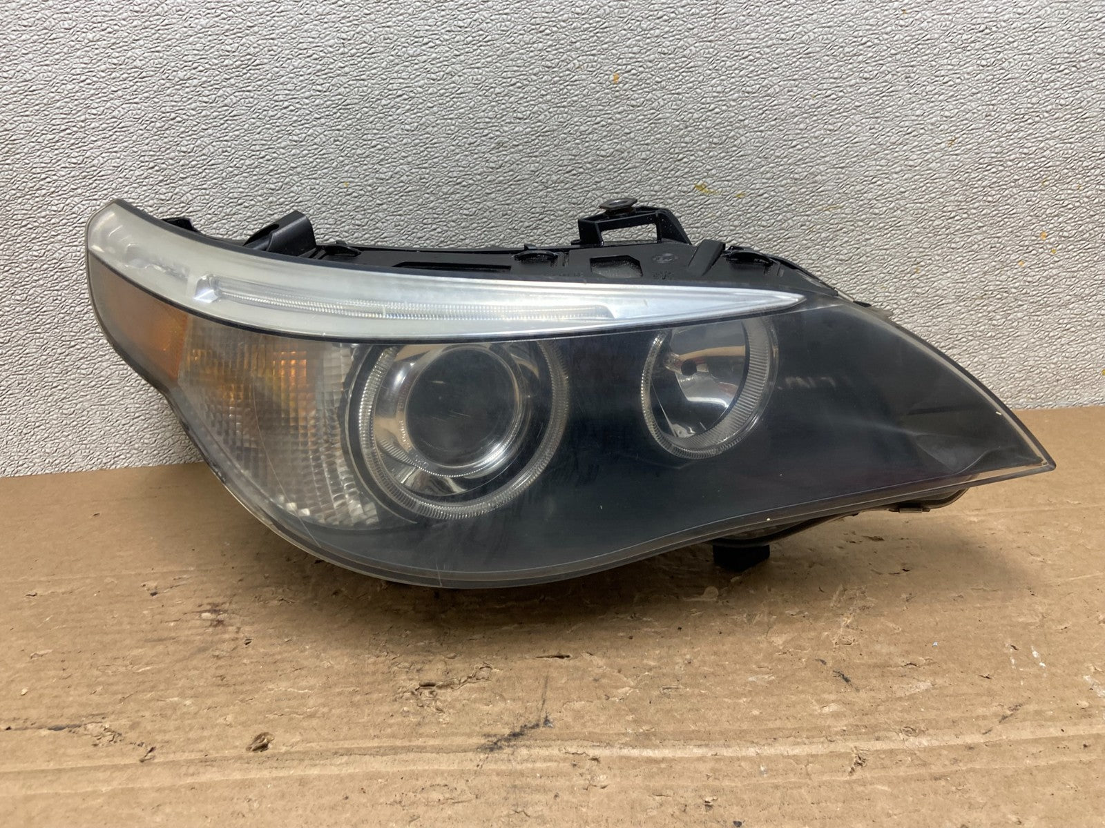 2004 to 2007 BMW 525i 5 Series Headlight Right Passenger Xenon AFS AB4928 DW0
