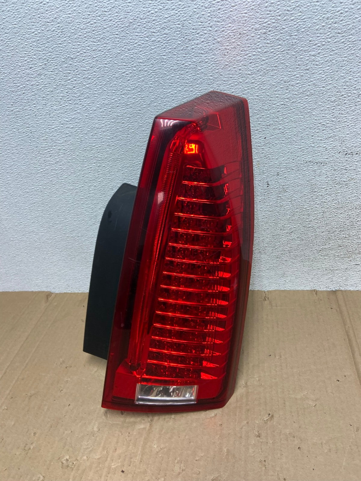 2008 to 2013 Cadillac CTS Right Passenger Side Led Side Tail light AE8984 LK0