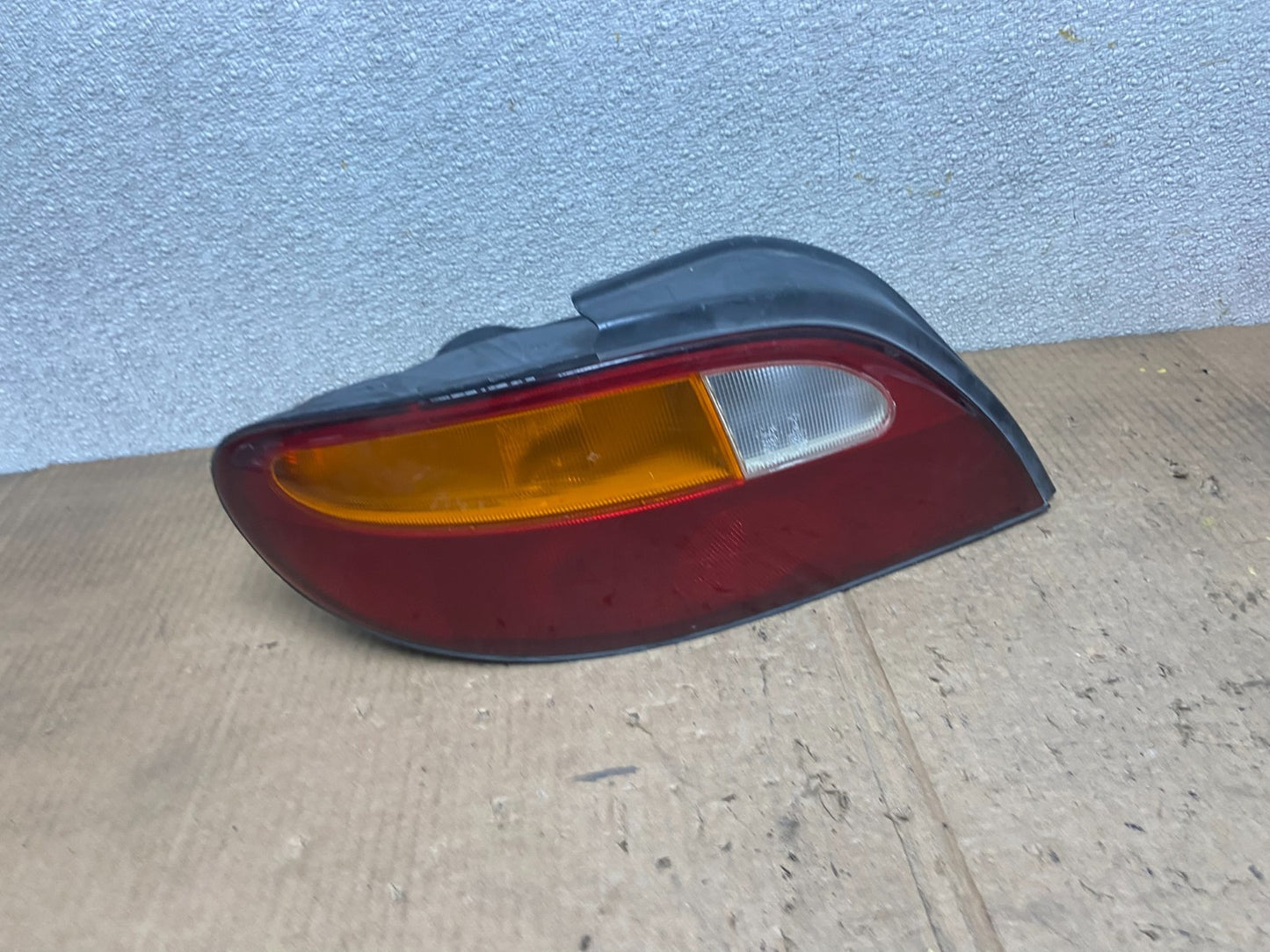 1996 1997 1998 Hyundai Elantra Sedan Left Driver LH Tail Light Oem AA6699 DW0