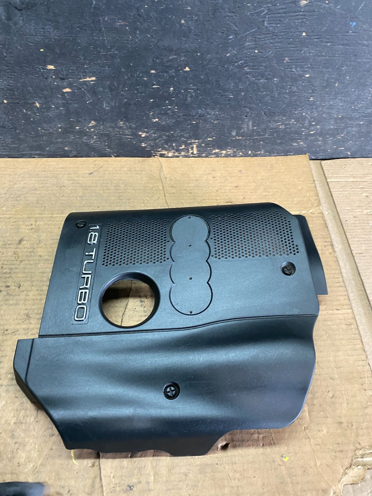 2005 to 2008 Audi  A4 1.8L T Engine Cover  Garnish Oem Q9812 DG2