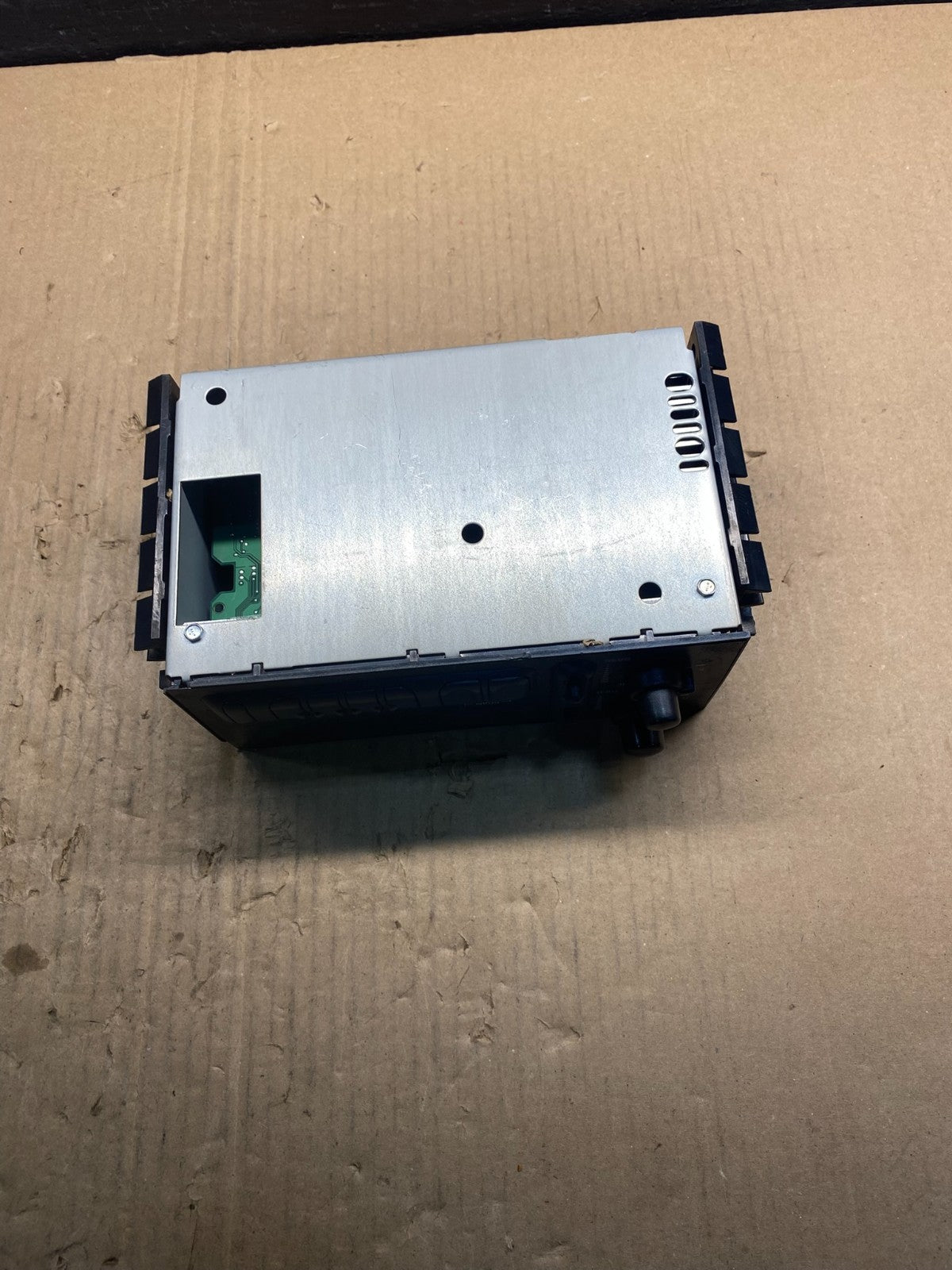 1999-2000 Chevrolet Express Radio AM FM  Player OEM AC2425 DG4