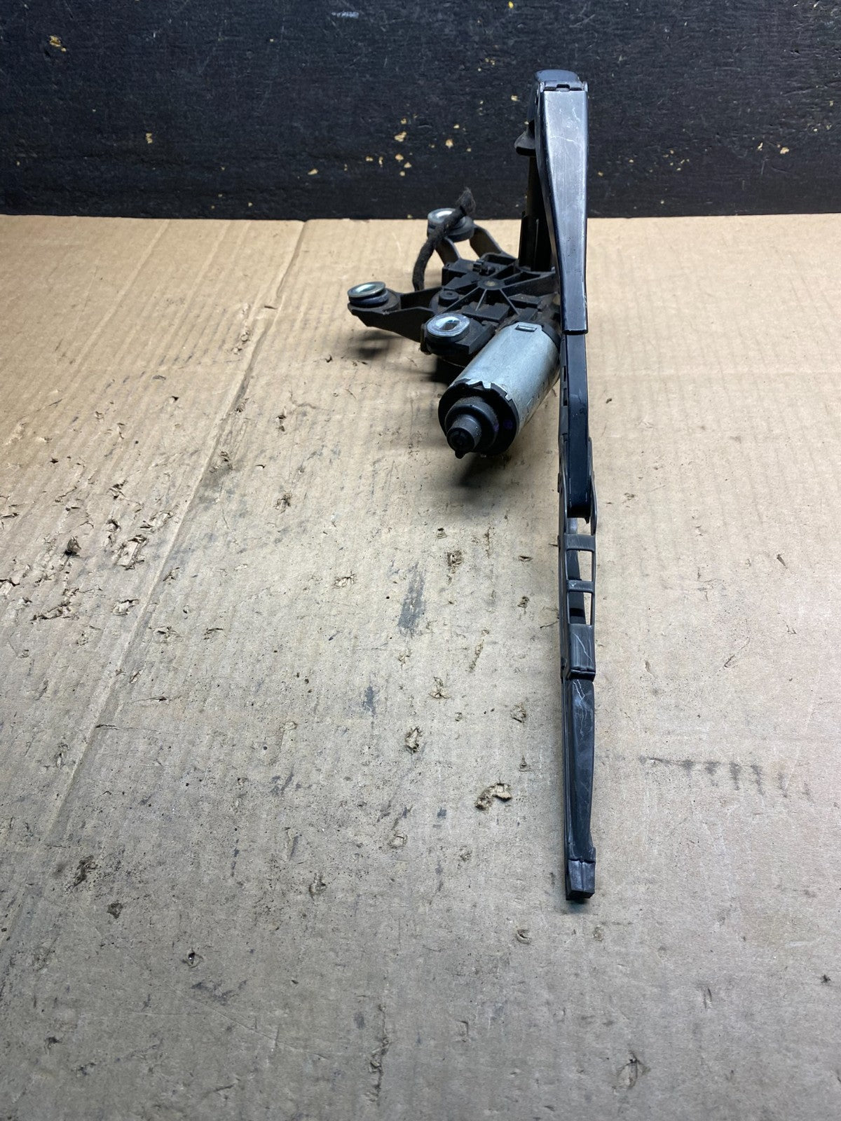 2008 - 2015 Land Rover Lr2 Rear Glass Windshield Wiper Motor OEM AB0367 DG2